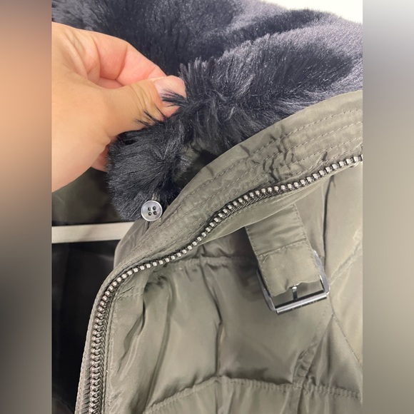 Michael Kors MK Size S Down Puffer Coat Removable Faux Fur Collar Olive Green - Picture 4 of 15